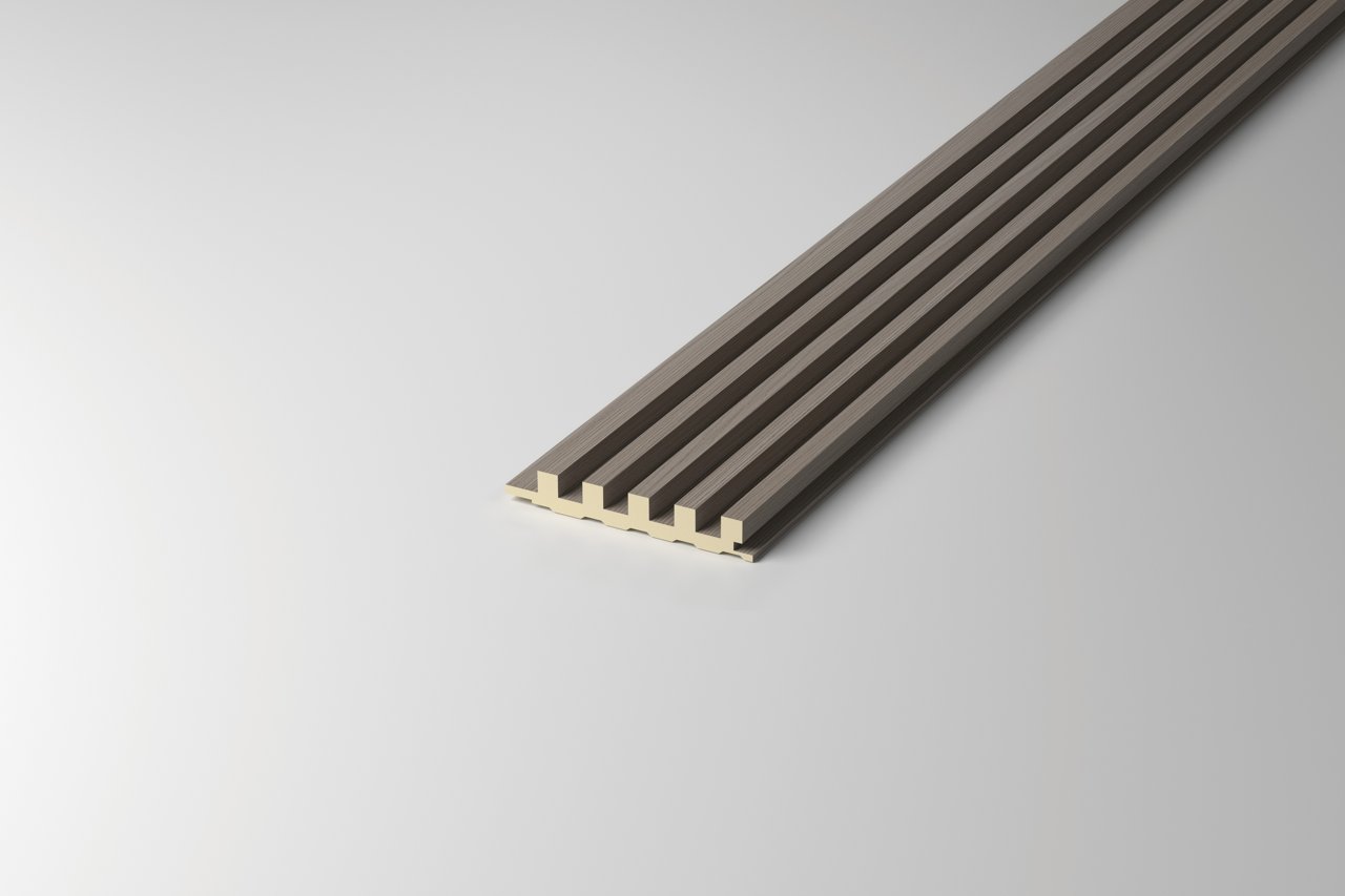 Завершающий элемент на рифлёную панель Арт. 110 (одноцветная), 25.7×18×3000 — Фото